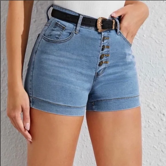 Sexy Denim skinny shorts NWT - Picture 2 of 7